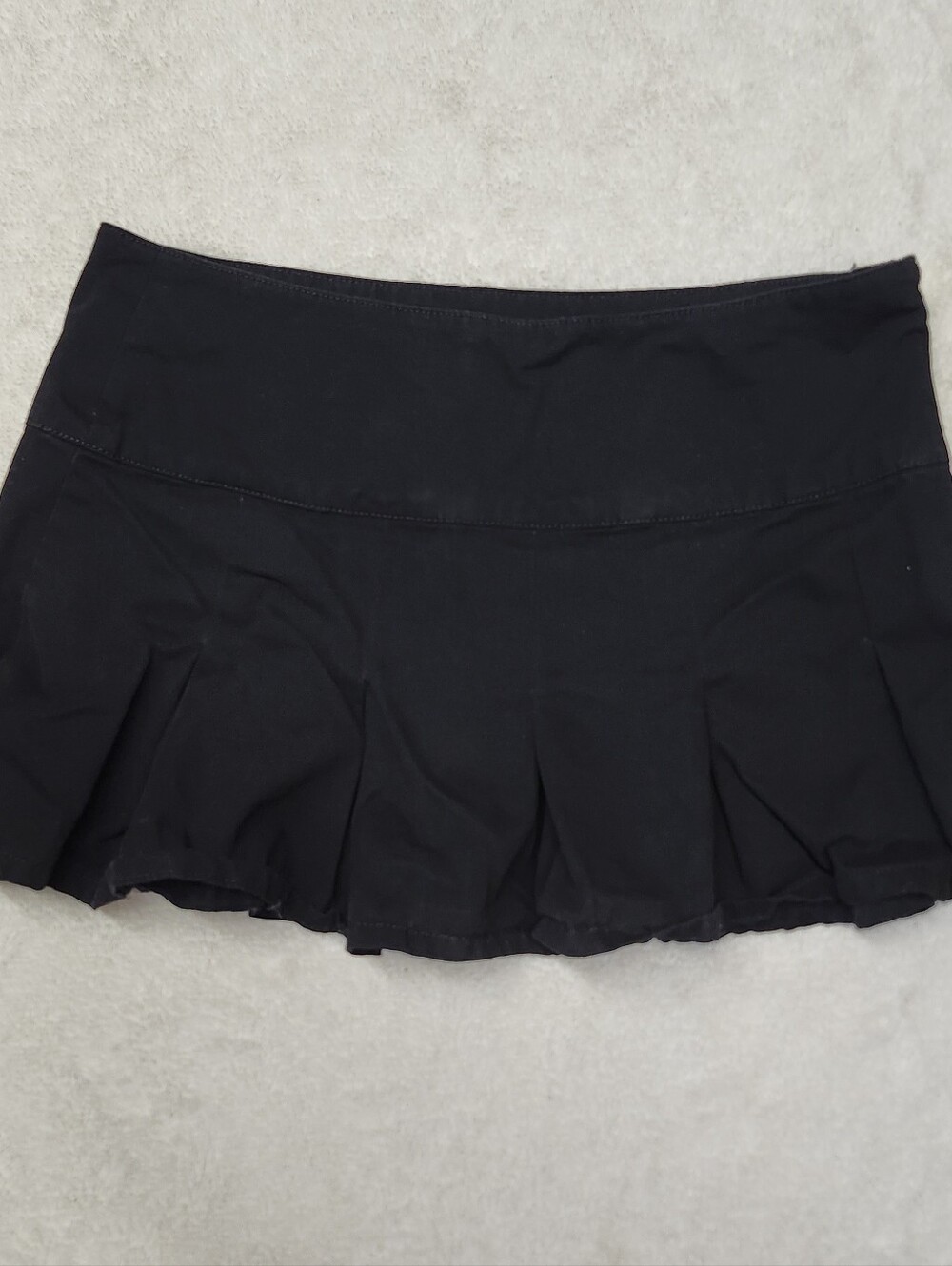 • Forever 21 Women's Pleated Mini Skirt Size XL Black 100% Cotton